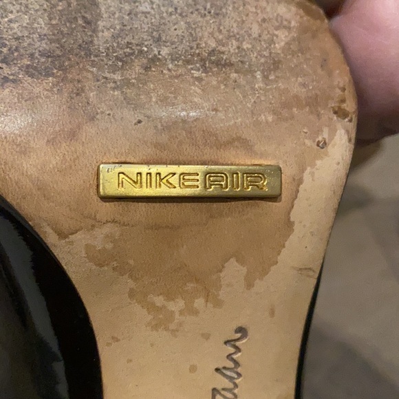 Cole Haan patent pumps - Picture 6 of 6